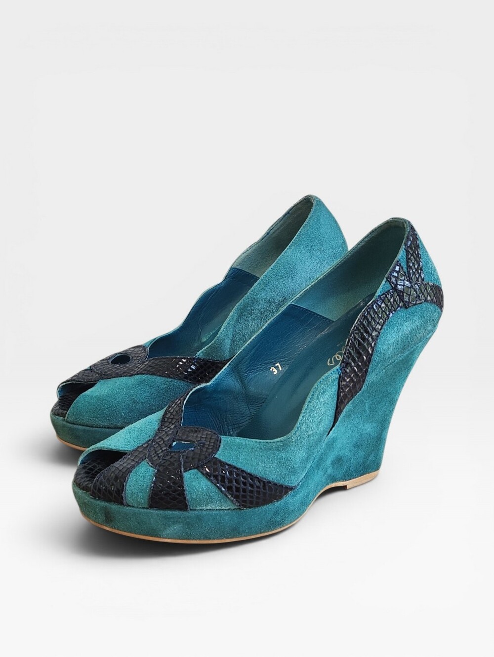 Vintage Whistles London Teal Suede Wedge Pumps Black Snake Skin Accent Trim